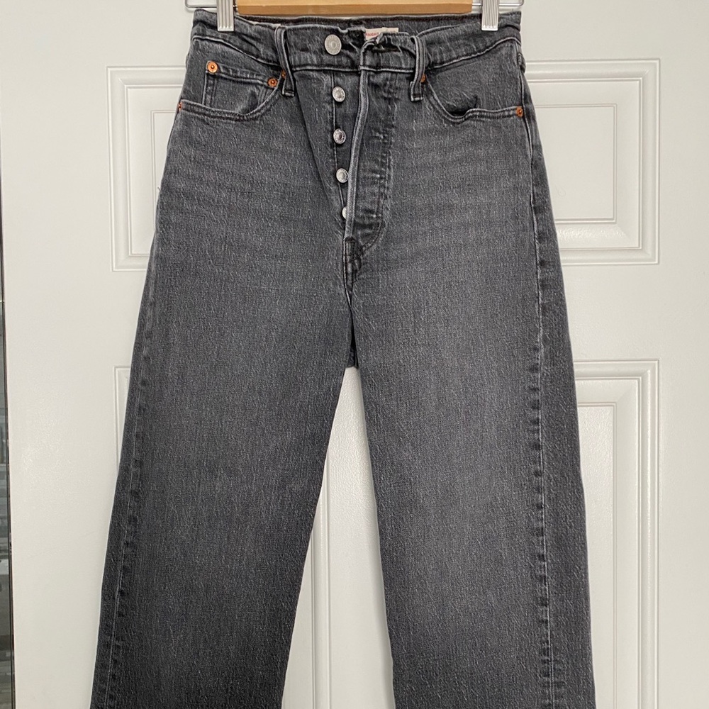 Levi’s Ribcage Straight Jean
